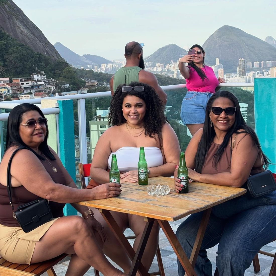 Amigas na mesa